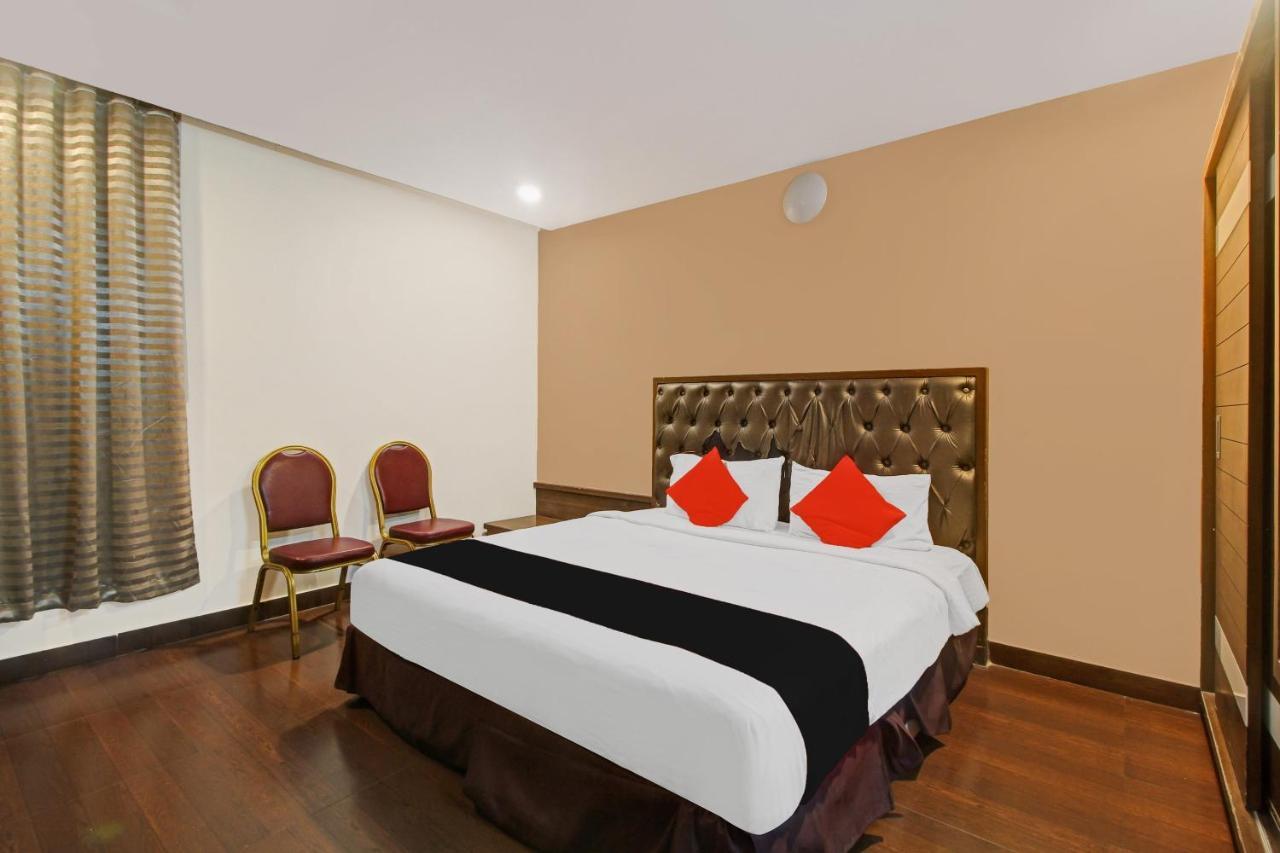 Collection O 82357 Hotel Surabhi Pride Trimulgherry Exterior photo