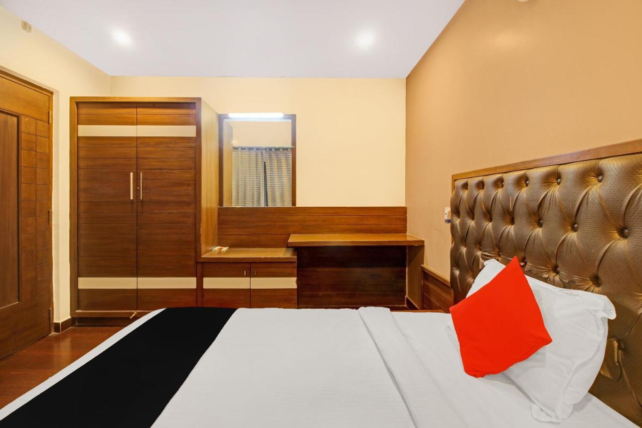 Collection O 82357 Hotel Surabhi Pride Trimulgherry Exterior photo