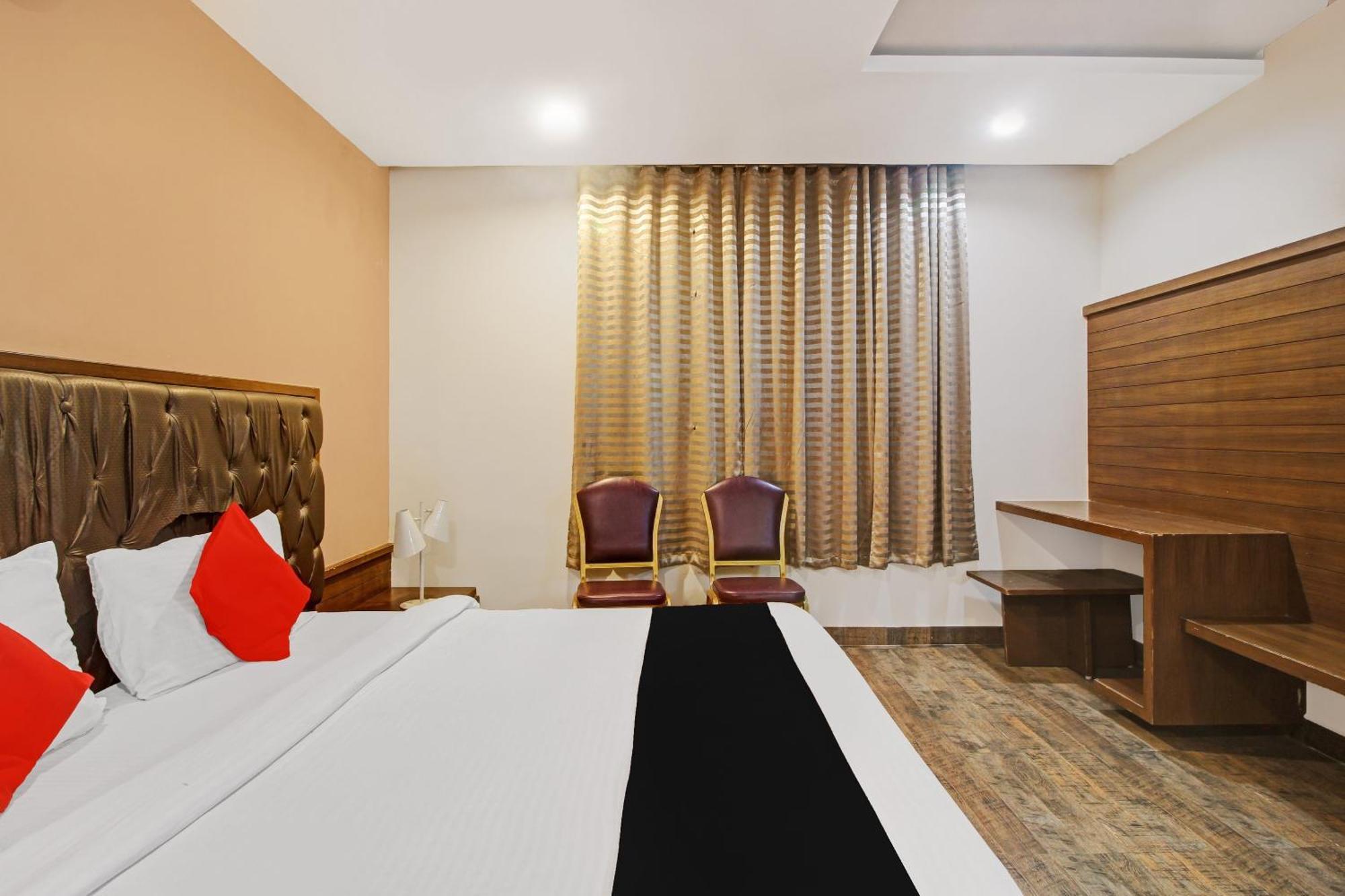 Collection O 82357 Hotel Surabhi Pride Trimulgherry Exterior photo