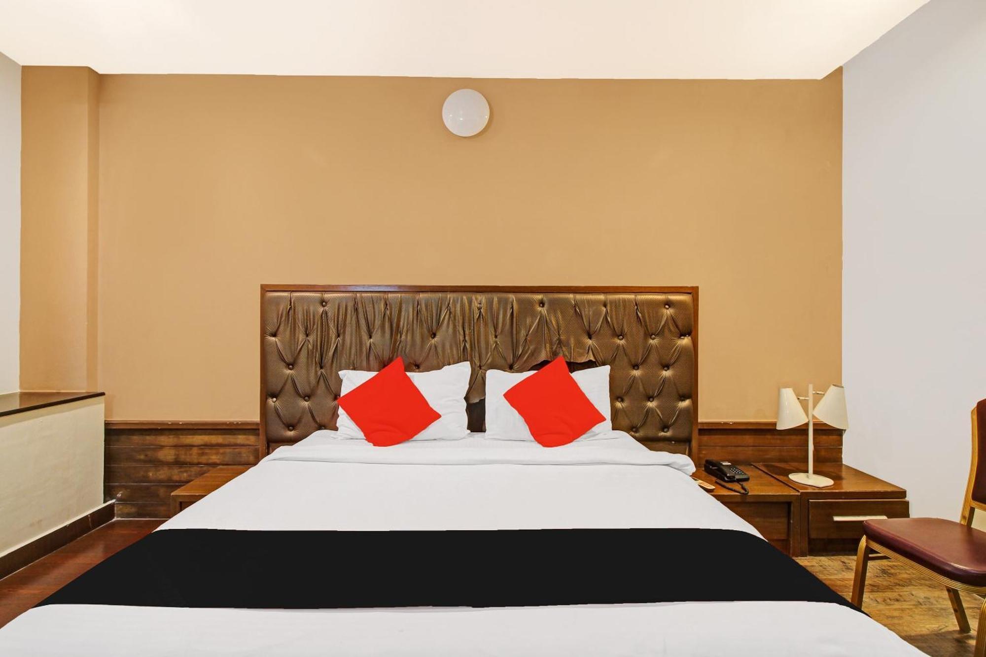 Collection O 82357 Hotel Surabhi Pride Trimulgherry Exterior photo