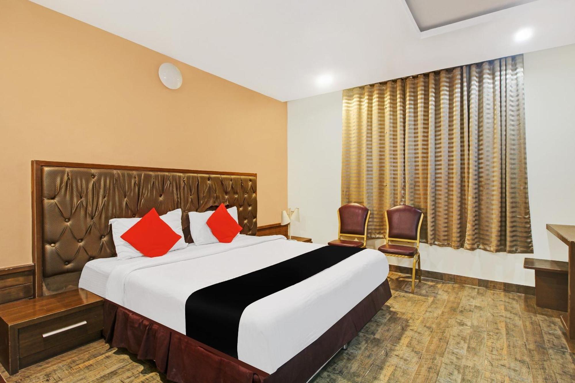 Collection O 82357 Hotel Surabhi Pride Trimulgherry Exterior photo